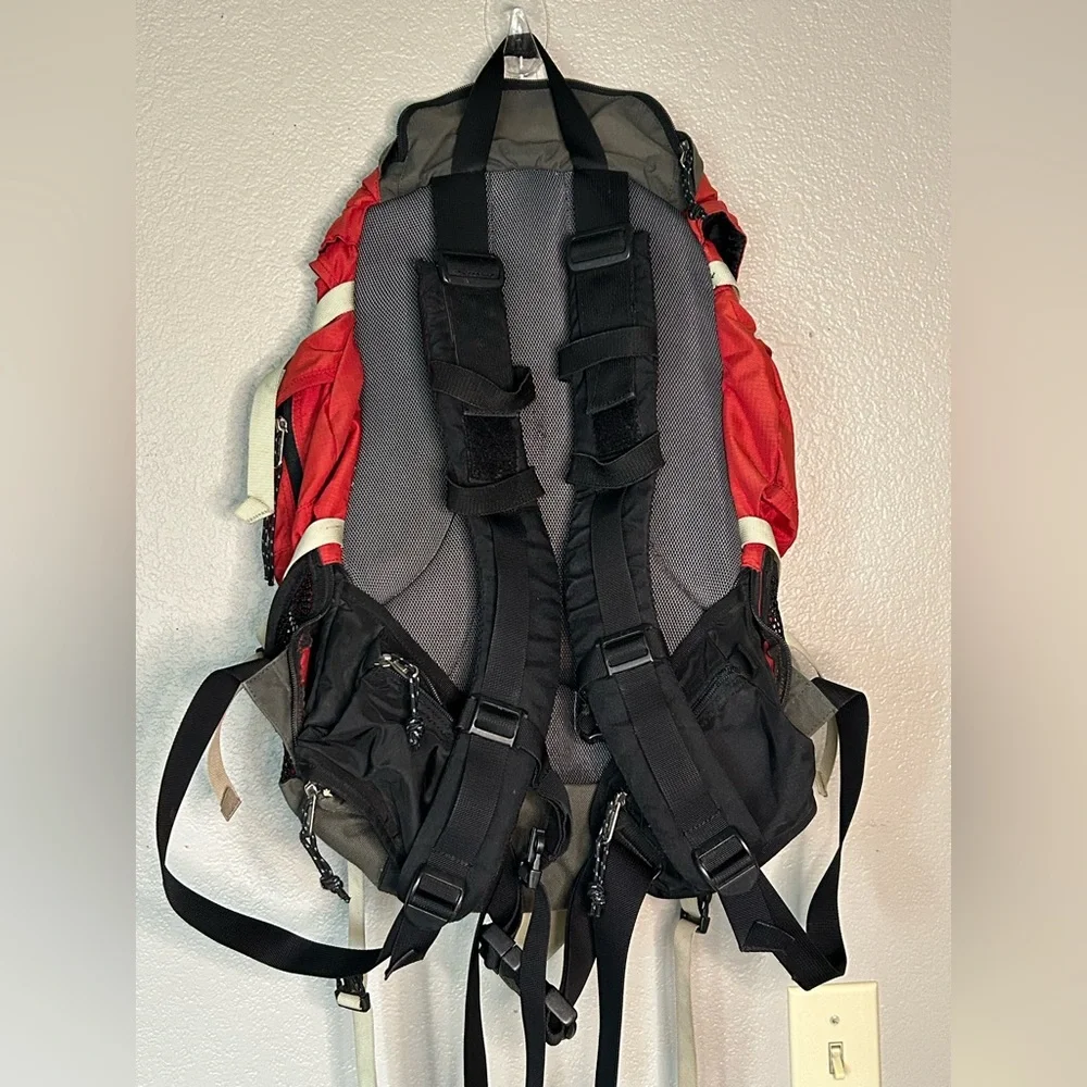 Kelty Moraine 3600 Internal Frame Hiking Camping Backpack
